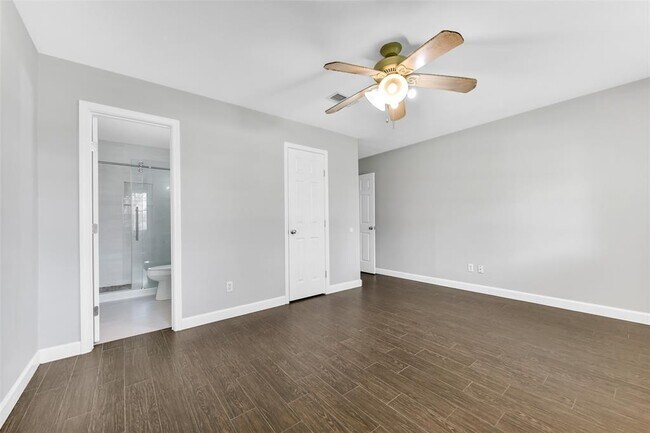Building Photo - 206 Ron Cir