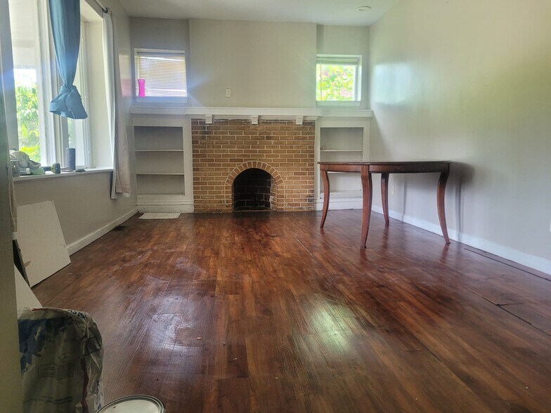 Building Photo - 5949 Wabada Ave