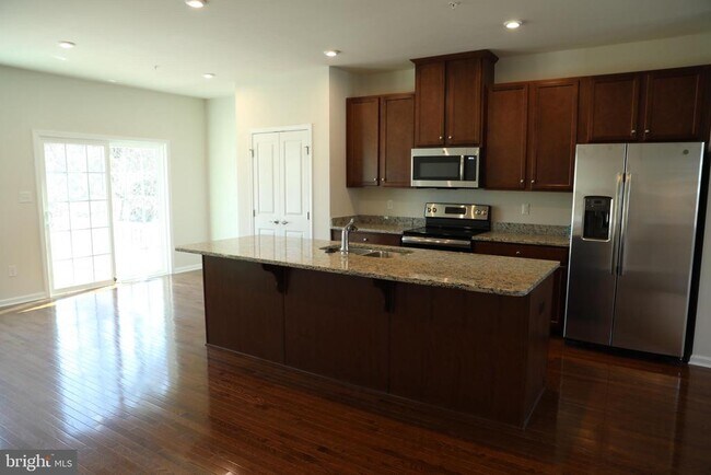 Building Photo - 172 Mulberry Dr