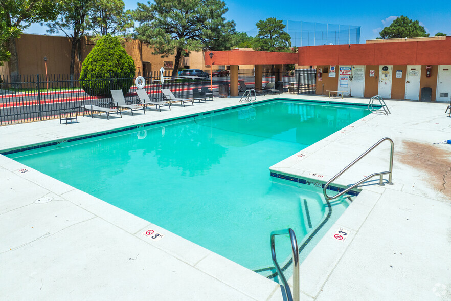 Pool - Desert Creek Apartments