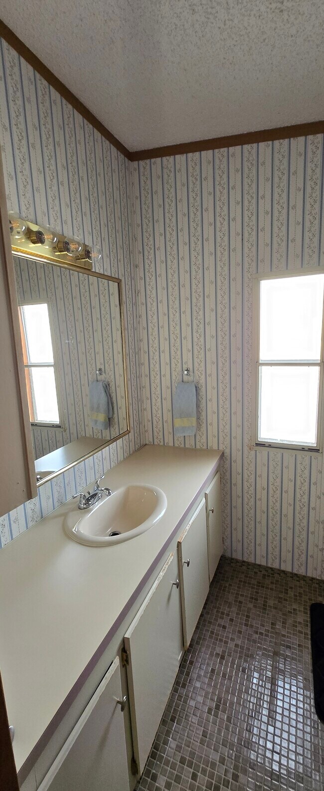 Building Photo - 679 S Eighty Eight Rd