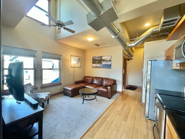 Building Photo - High-End, Modern, Industrial, 2BD, 1BA Condo