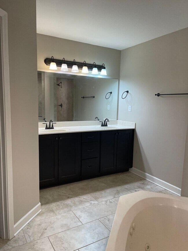 Building Photo - 3383 Oodie Ln