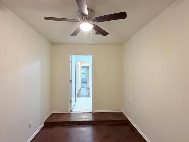 Building Photo - 612 Elizabeth Ln