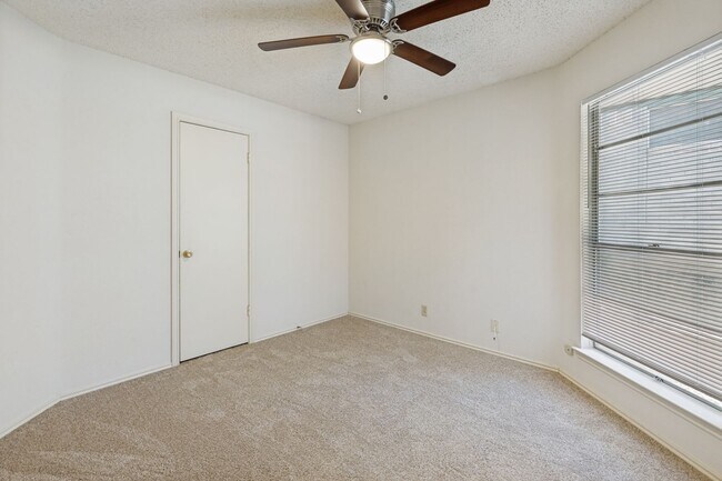 Building Photo - 7803 Forest Ranch