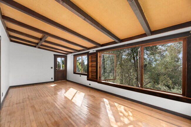 Building Photo - 1409 Avon Park Ter