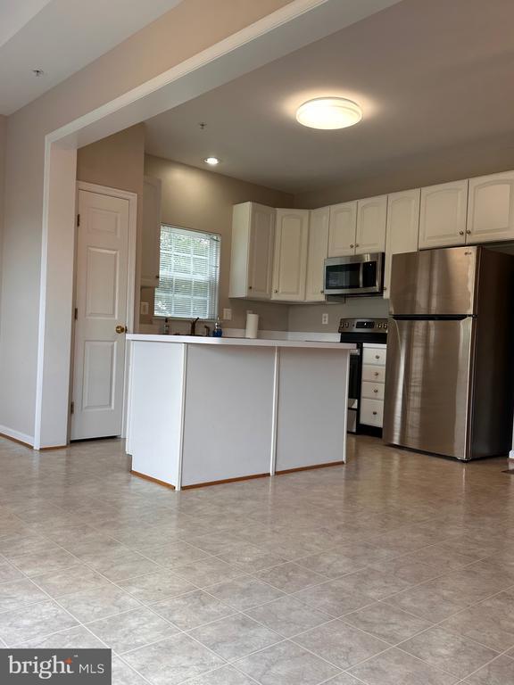 Building Photo - 9400 Birchwood Ct W