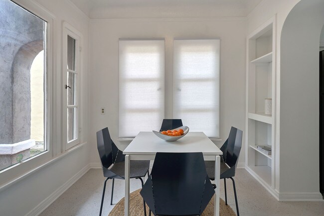 Building Photo - 1235 Hi Point St