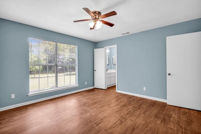 Building Photo - Georgetown Home For Rent!
