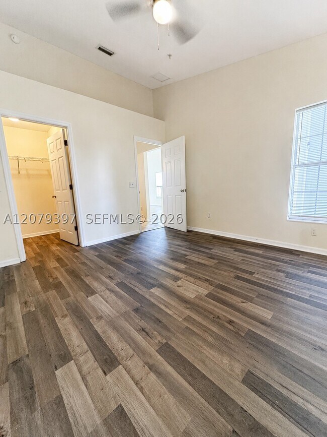 Building Photo - 10409 SW 85th Ct