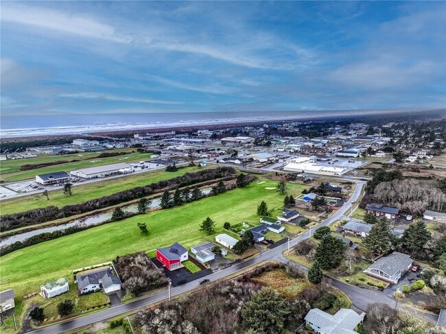 Building Photo - 514 Canal Dr NE