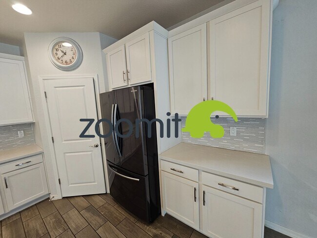 Building Photo - Wonderful 5 bedroom home **Coming Soon May 2026***