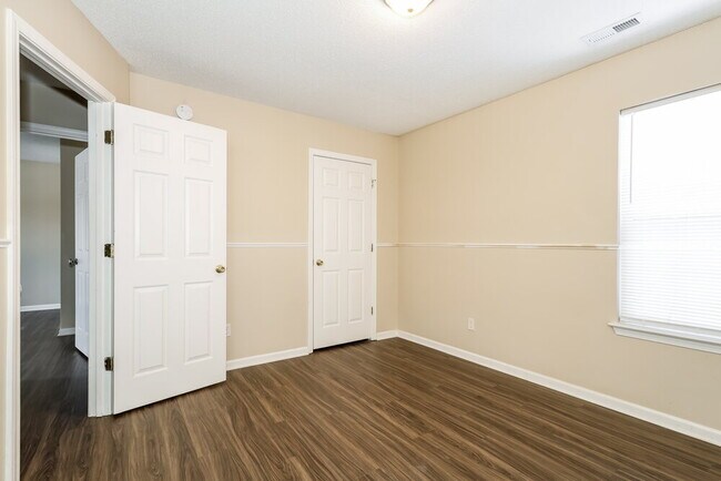 Building Photo - 5012 St Charles Dr