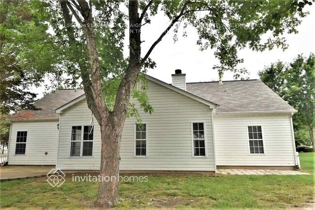 Building Photo - 847 Stephens Oak Dr
