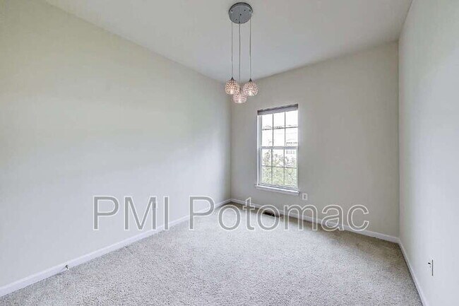 Building Photo - 2133 Little Sorrel Way