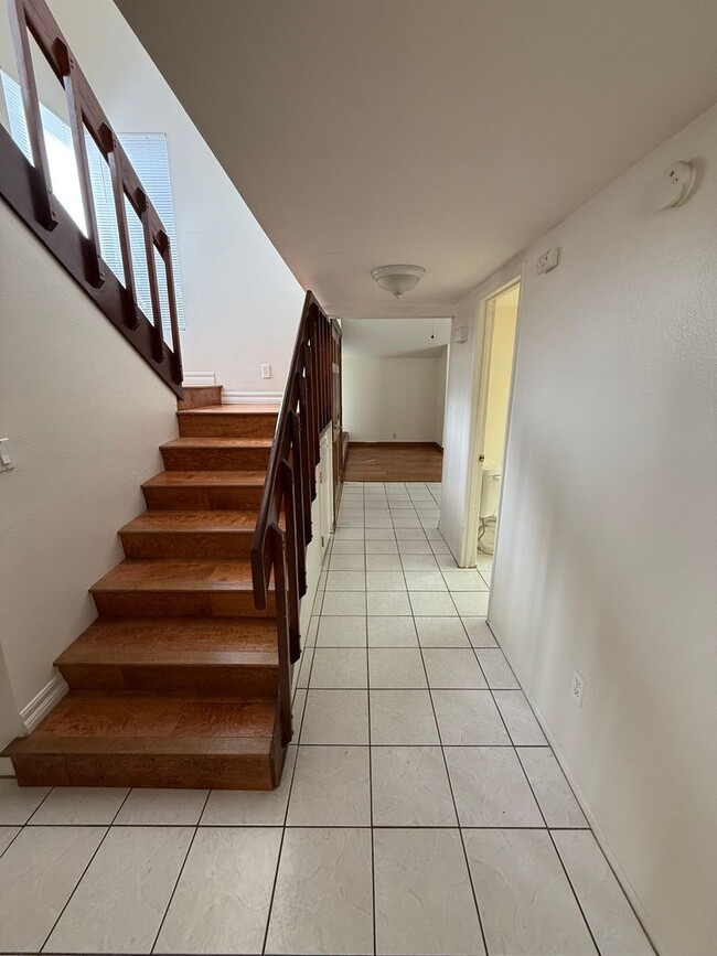 Building Photo - Charming 3-Bedroom, 2-Bathroom Home in the...