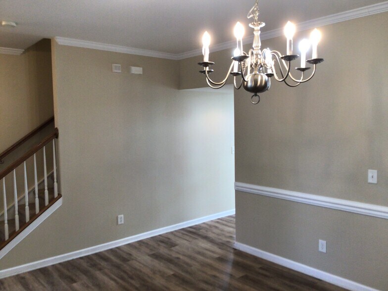Building Photo - 2631 Cypress Oak Ln