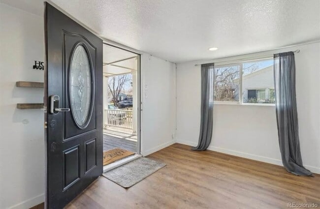 Building Photo - 575 2nd St
