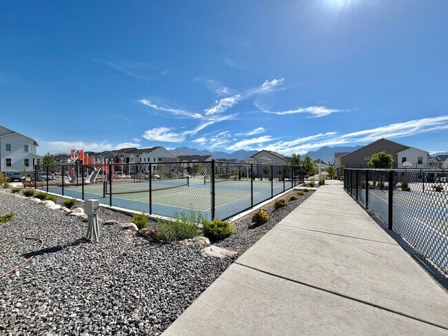 Building Photo - 3BR Condo in The Exchange | Garage, Pool & Minutes to Silicon Slopes