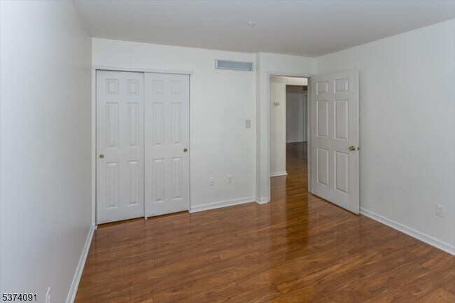 Building Photo - 34 Maple Ln