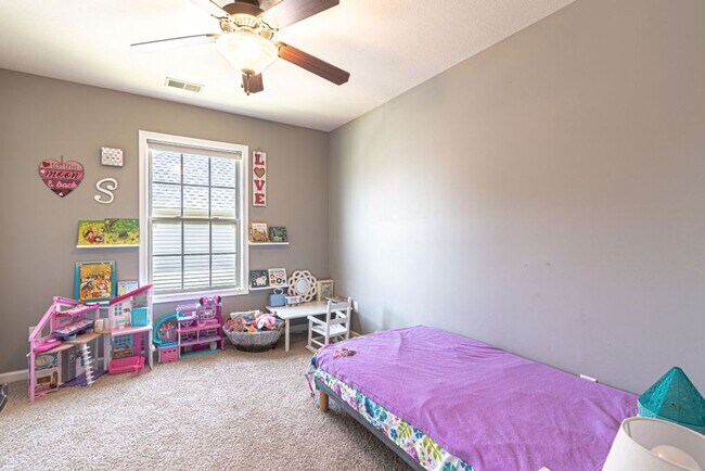 Building Photo - 1161 Chinook Cir