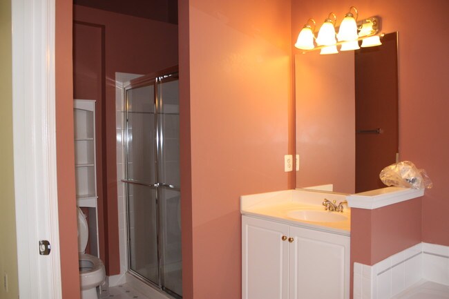 Master Bath 1 - 2833 Grace Forest Pl