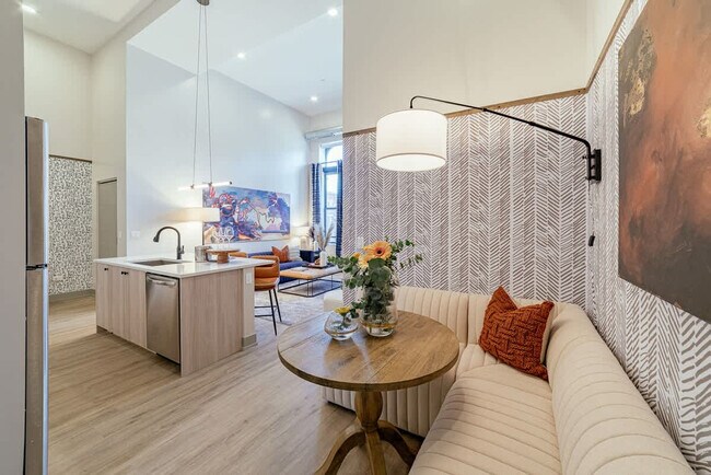 Building Photo - 1954 W North Ave