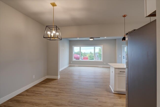 Building Photo - 139 Prairie Heights Dr