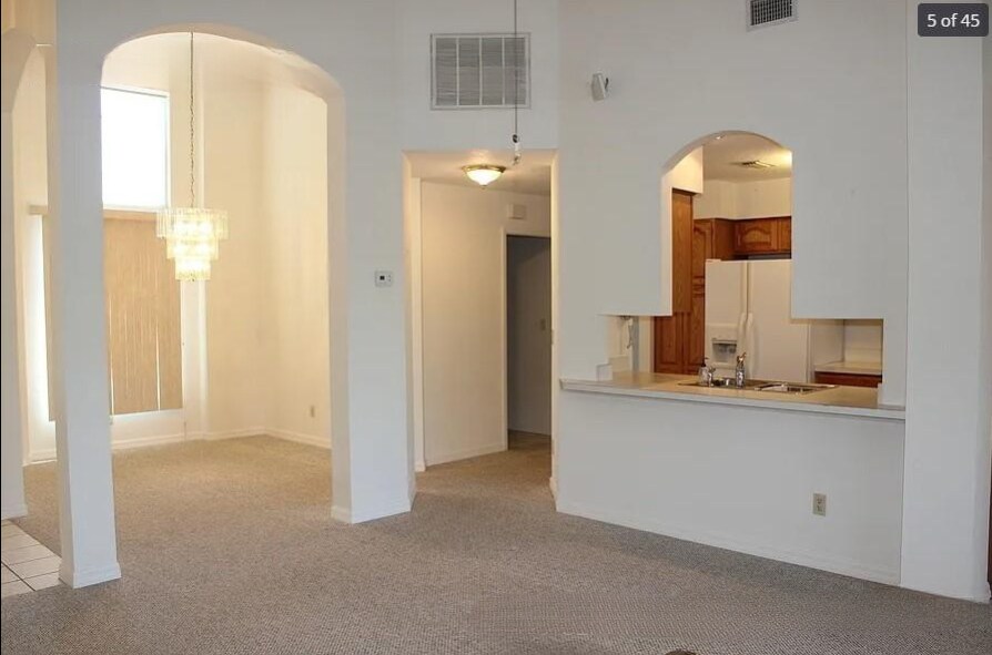 Building Photo - 8101 Setters Point Dr