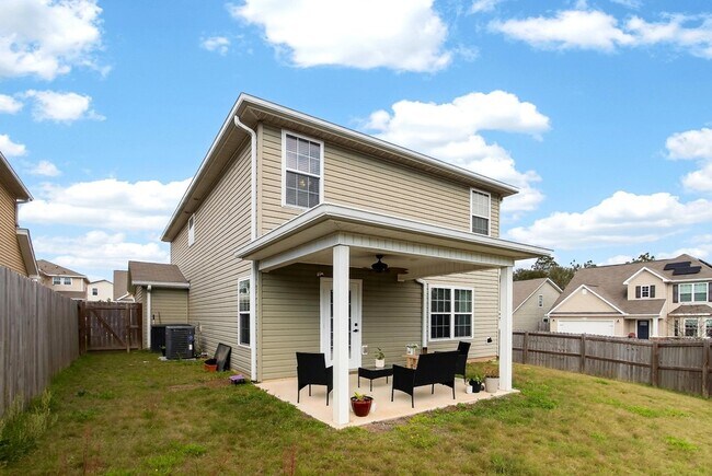 Building Photo - 507 Eisenhower Dr