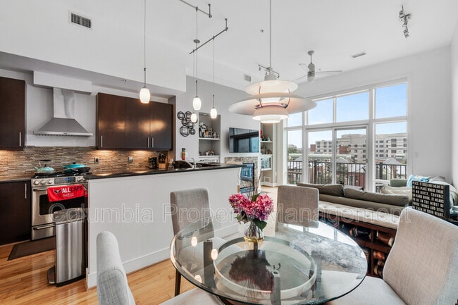 Building Photo - 1336 Belmont St NW