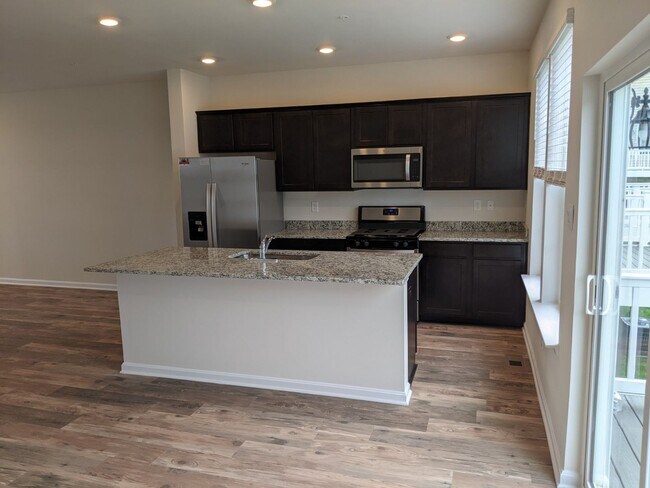 Building Photo - Three level townhouse in The Preserve at Tuscarora Creek community ready by mid September!
