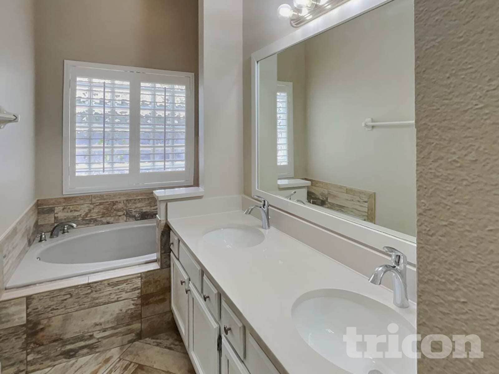 Building Photo - 10630 Satinwood Cir