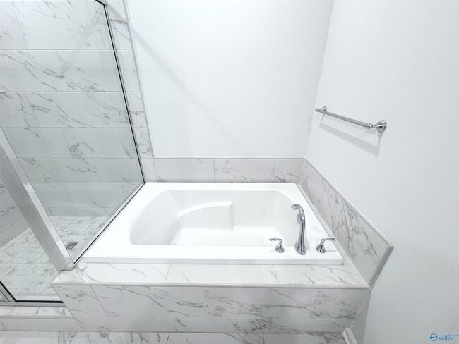 Building Photo - 169 Little Britain St