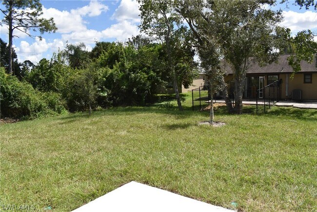 Building Photo - 8159 Hedgecoth Ave