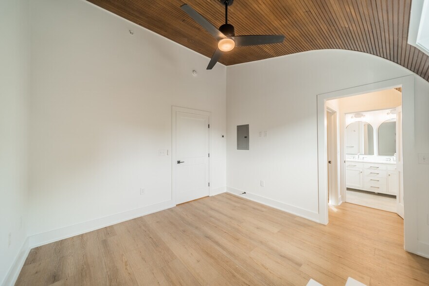 Building Photo - 201 Grandin Rd