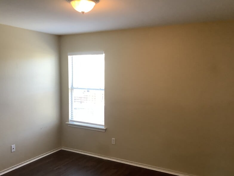 Building Photo - 206 Pheasant Trl