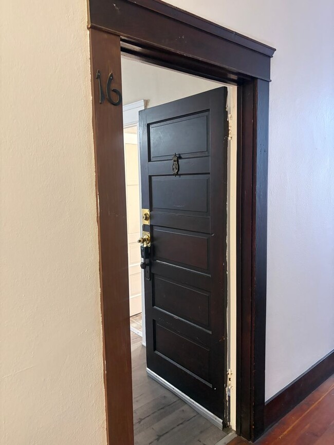 Interior Photo - 245