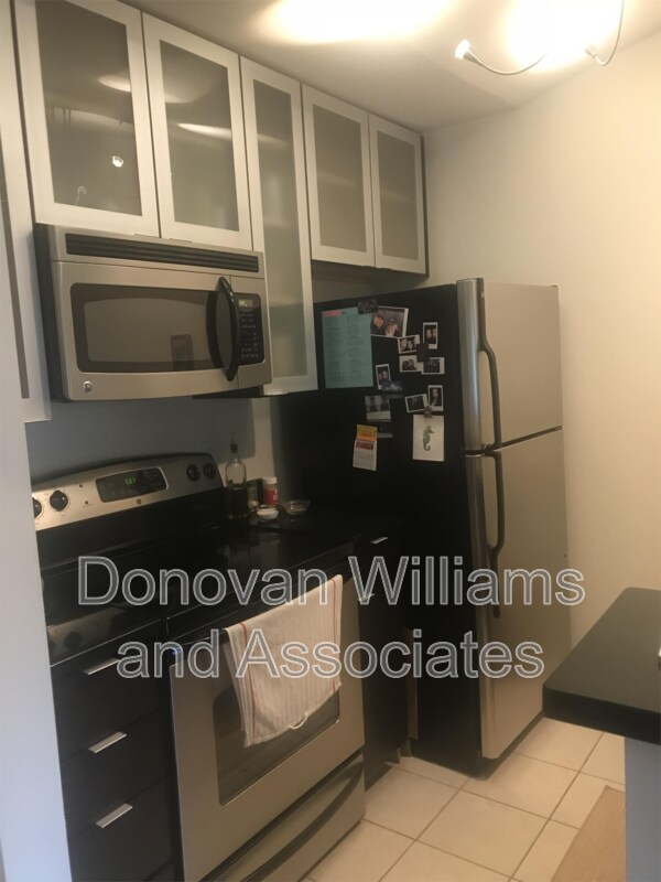 Building Photo - 3-53C S Graham St