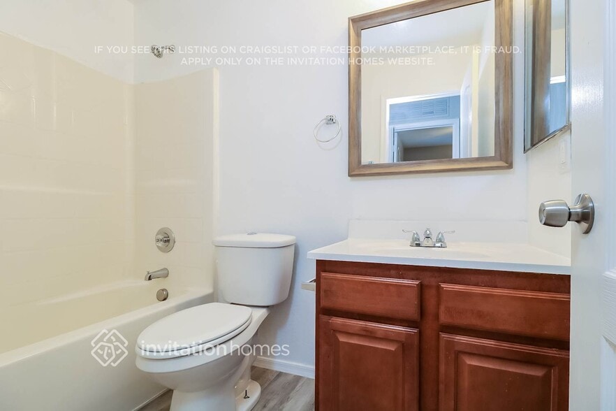 Building Photo - 5448 S 237th Ln