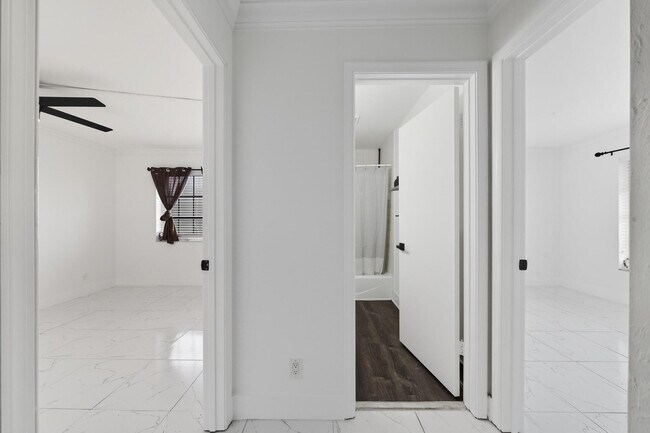 Building Photo - 1443 SW 27th Ave