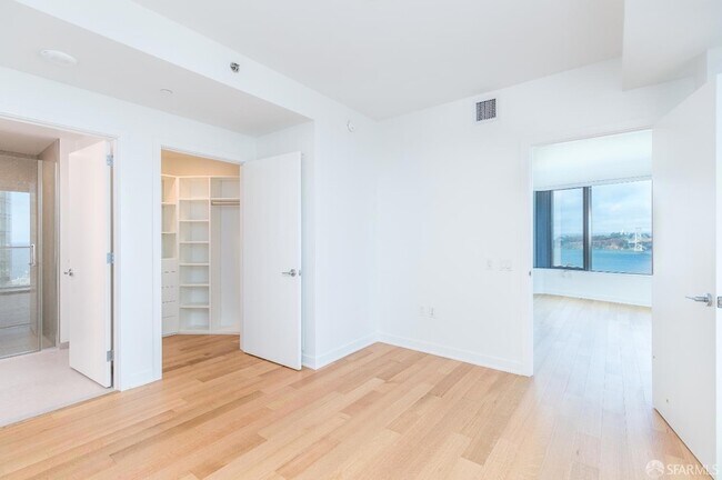 Building Photo - 280 Spear St