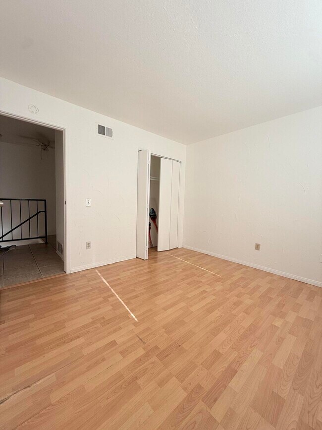 Building Photo - 72629 Edgehill Dr