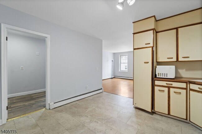 Building Photo - 120 Grant Ave