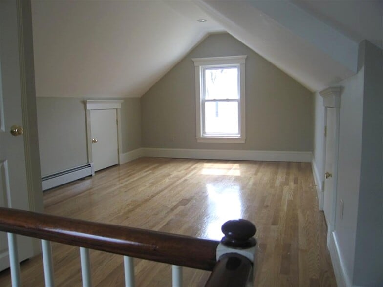 Building Photo - 117 Columbia St