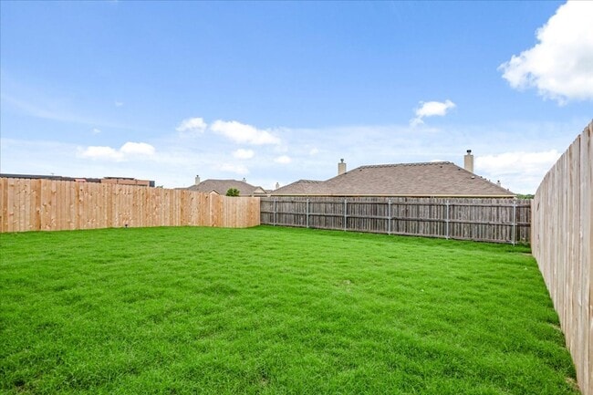 Building Photo - New Duplex on Hilltop Drive | Midway ISD