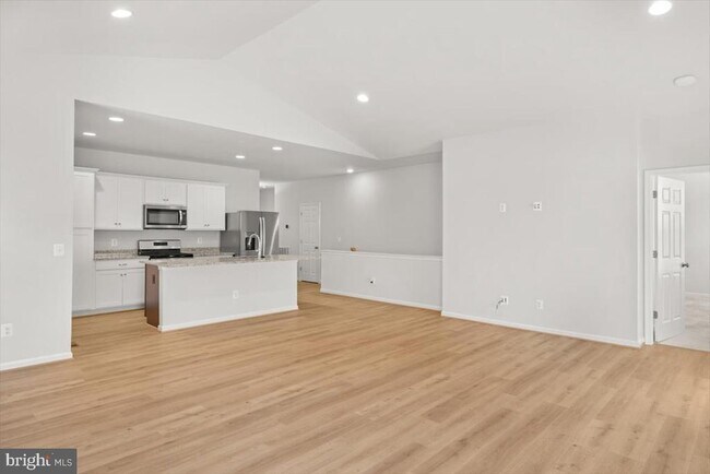 Building Photo - 106 Heyford Dr