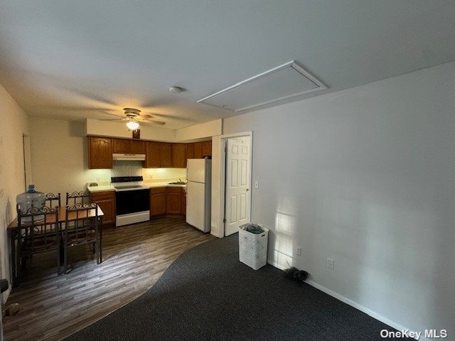 Building Photo - 126 Barraud Dr