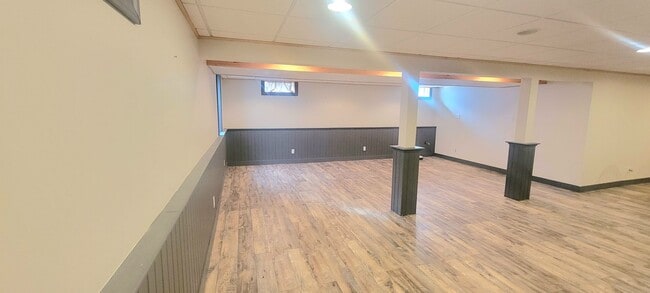 Building Photo - Small town Macon!