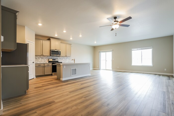 Building Photo - 17975 E 94th Dr